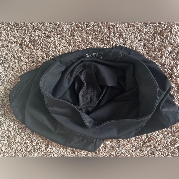 Spanx Get Moving Double Layer Shorts Running Golf Tennis Size Small - Picture 13 of 13